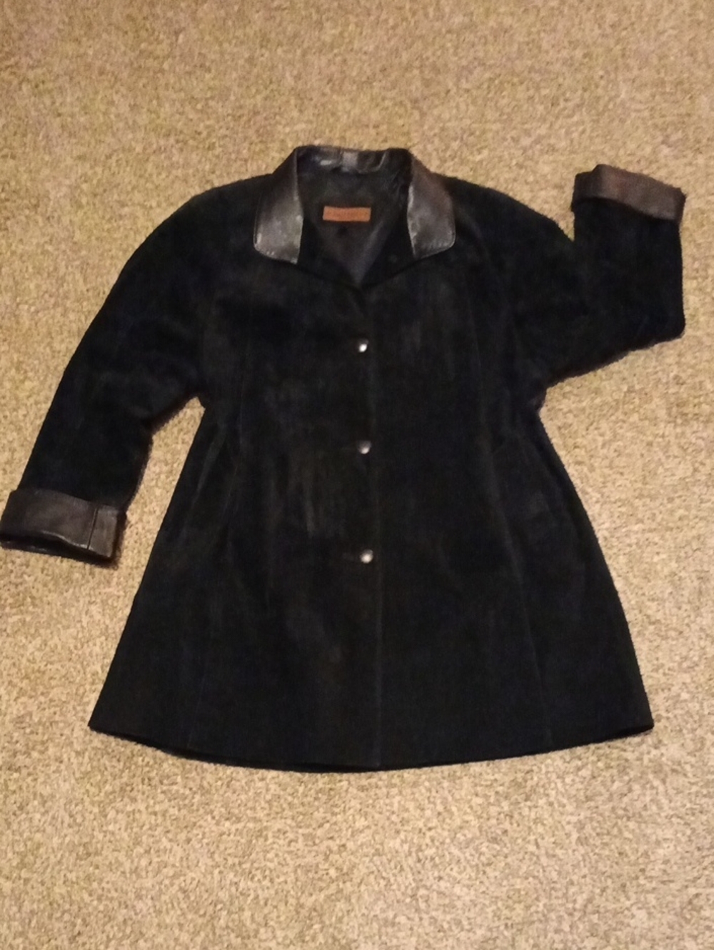 A Pro Peaux Black Women's Suede Jacket with Leather Trim
